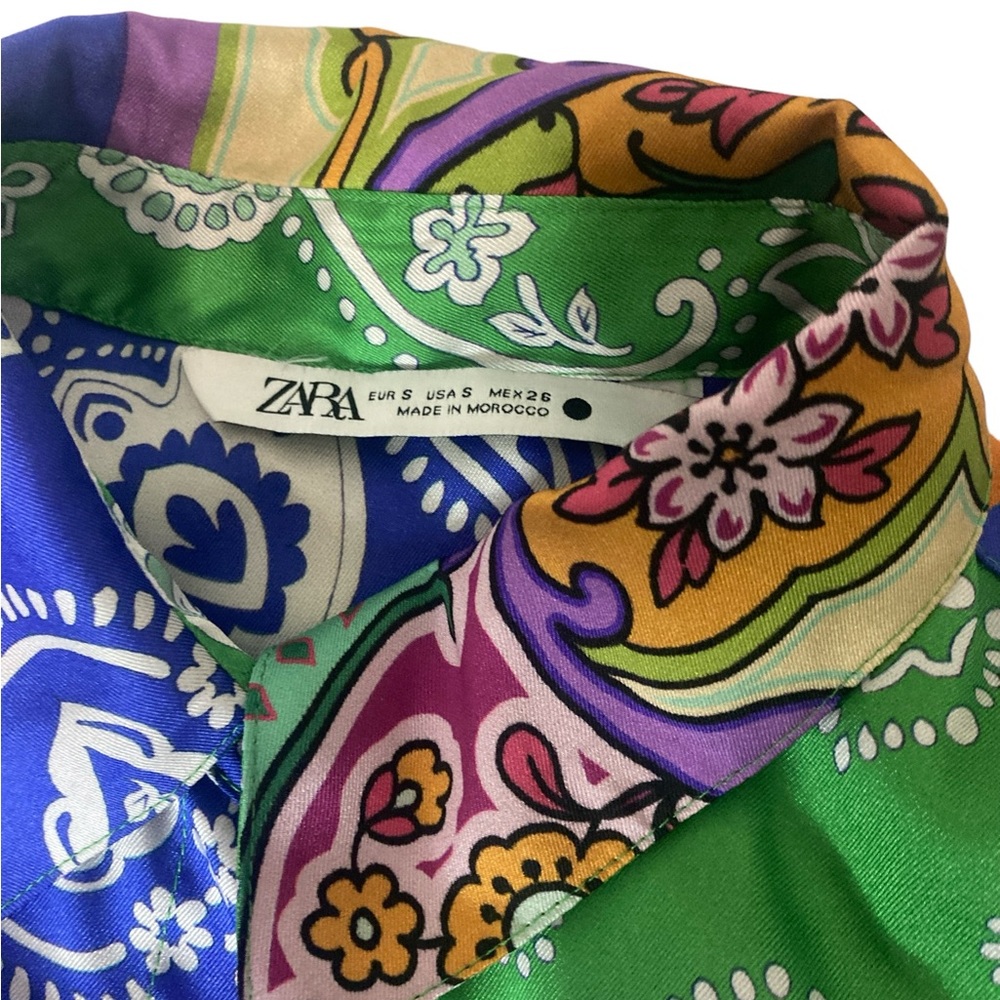 ZARA TIE FRONT BUTTON DOWN CROPPED SCARF-PRINT BLOUSE- in EUC- size S - Picture 4 of 9